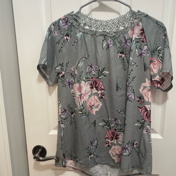 Ruffled Green and Pink Short Sleeve Blouse - Picture 7 of 12